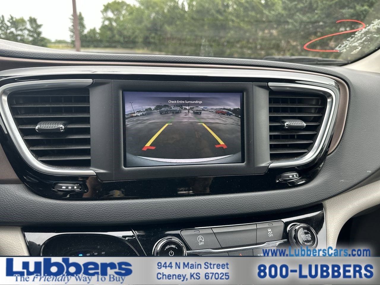 2023 Chrysler Voyager LX