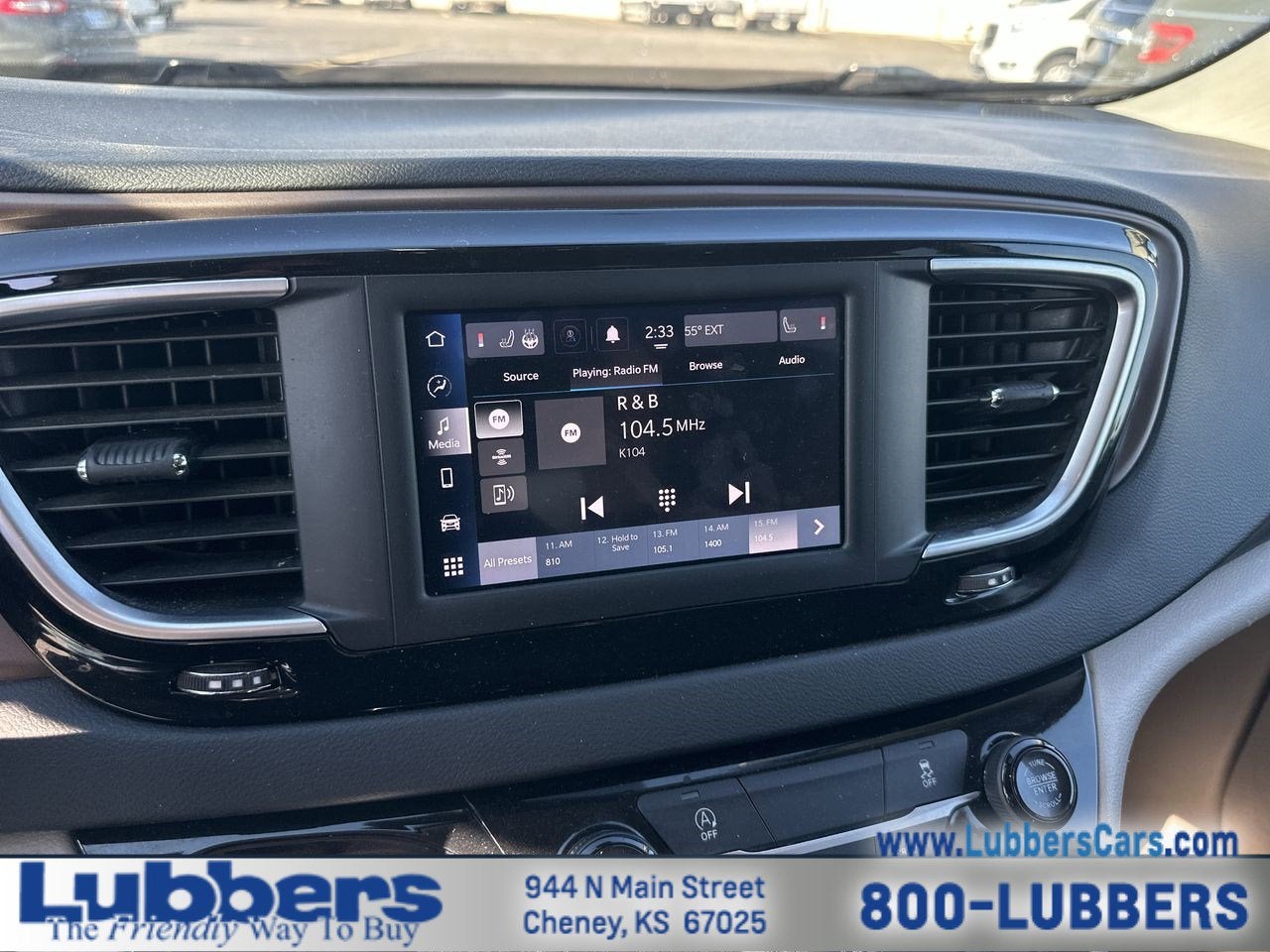 2023 Chrysler Voyager LX